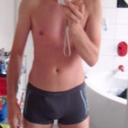 Check out heterosexual sexy boy JJ75, Germany,  if you want to oparticipate in sexgame MMORPG